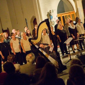 Solar Eclipse Choir singing Sanctus